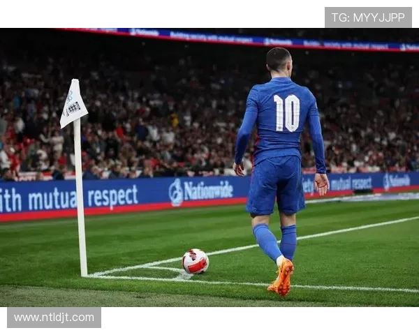 杜埃 vs 格拉利什:持球推进与控球稳定性对比 杜埃 vs 格拉利什:持球推进与控球稳定性对比