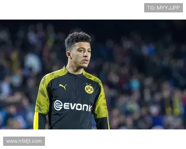 登贝莱与桑乔：边路效率数据及多特体系角色对比